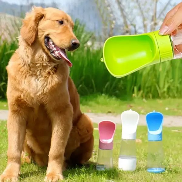 Nueva botella de agua portátil para mascotas al aire libre alimentador de gran capacidad perro gato viaje alimentación alimentos agua potable botella inventario al por mayor B0711