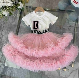 Nuevo vestido de princesa, ropa de bebé, chándales de diseñador para niños, tamaño 90-150 CM, camiseta con letras bordadas para niñas y falda larga de encaje rosa, 24 de marzo