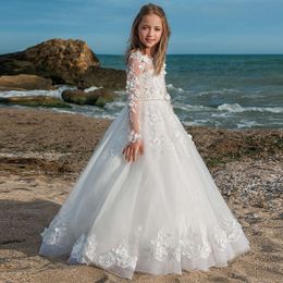 Nuevo vestido de princesa de encaje blanco para niñas de flores para boda en la playa Manga larga por encargo Vestido formal de comunión de acebo para niñas Vestido de fiesta de princesa vestido de fiesta de boda