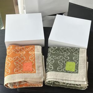 Nouvelle serviette de conception imprimée serviettes douces et confortables serviette de sport de plage serviettes de haute qualité cadeau
