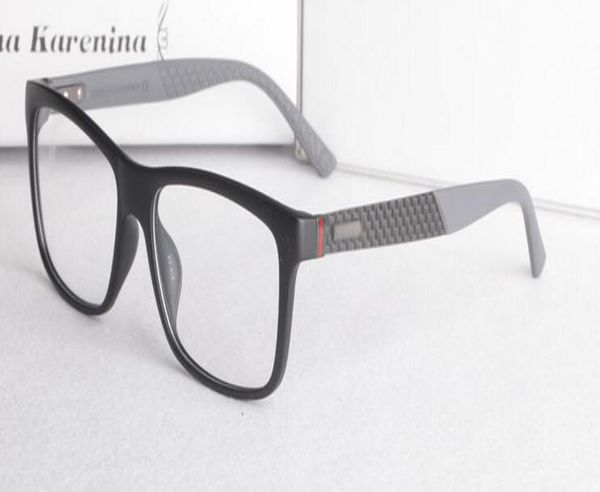 Nuevo producto, pata de espejo de fibra de carbono, placa superligera Man039s, montura de gafas para miopía, gafas planas de moda GG10454676461