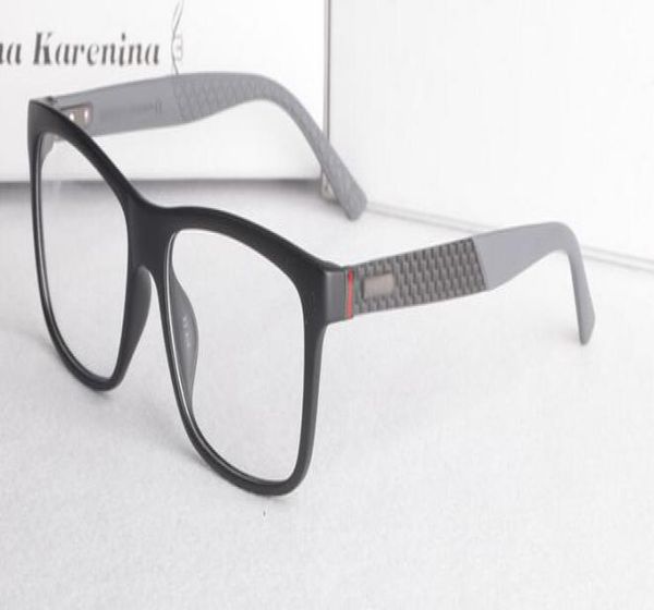 Nuevo producto, pata de espejo de fibra de carbono, placa superligera Man039s, montura de gafas para miopía, gafas planas de moda GG10452703133