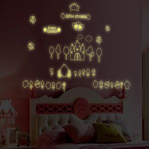 Nouveau produit Lumineux Crème glacée Château Enfants Salle d'enfants Parures de ménage Stickers muraux dans le mur pour coller sur le mur 210420