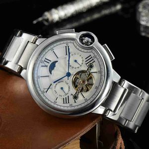 Nouveau produit Mens Fashion Automatique Mécanique bande en acier Diamond Watch incrusté Watch Hollowed Out Watch