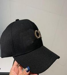 Nouveaux produits chapeau bicolore noir et blanc chapeau de qualité supérieure chapeau de Couple de haute qualité accessoires de mode Supply8354755