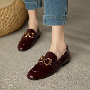 Mode vrouwen platte hak schoenen loafers vintage dame bordeaux loafers ronde tenen frise ondiepe mond slip-on designer lady jurk feestschoenen plus maat