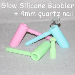 Hookahs Glow in Dark Bubbler Oil Rigs Hammer Design Rookpijpen 4 mm kwarts Nagelaccessoires Wax Dab Rig Siliconen Nectar