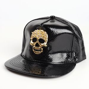 Nieuwe PU Baseball Platte Rand Cap Mannen Vrouwen Metalen Schedel Snapback Cap Unisex Hip Hop Zonnehoed Gorras HCS309