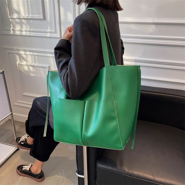 Nouveau sac à bandoulière en cuir PU Pu Luxury Femmes vertes gros bacs femelles de grande capacité Dames Hands sacs à main et sac à main 4 Couleur