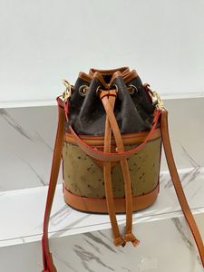 Nouveau sac seau en matériau Pu, petit sac à ceinture de traction haute sens, Mini sac cousu, sacs à bandoulière