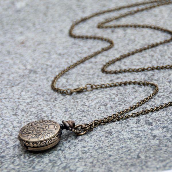 Nouveau quartz petit mot romain montre de poche collier bijoux vintage en gros édition coréenne chandail chaîne montre de mode