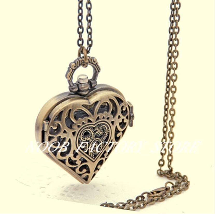 New Quartz Vintage Necklace Sweater Chain Green Bronze Hollow Carved Peach Heart Pocket Watch Pocket Watch Necklace Watch