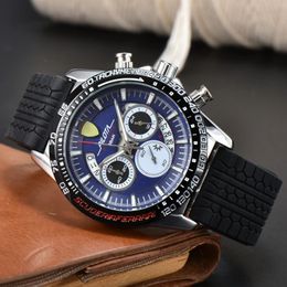 Nieuwe Racing Watch Designer Luxe herenhorloge Quartz Vintage Three-eye Dial Chronograaf Horloges Klassieke herenhorloges