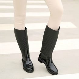 Nieuwe regenlaarzen Women Wellies Gumboots Winter Lady Rainboots Italiaanse PVC Waterschoenen Rubber Rain Boots Lady Waterdichte schoenen