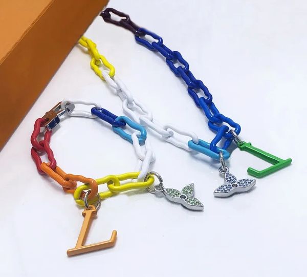 Nouvel ensemble de bijoux arc-en-ciel pour hommes, colliers hip-hop en argent, initiales Hardwar, pendentifs en laque V et collier de fleurs en cristal, bracelet à breloques