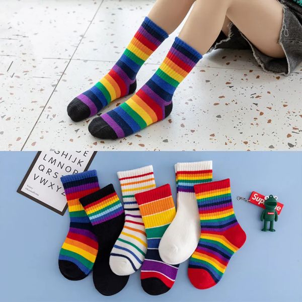 Nuevos calcetines de arcoíris para niños primavera verano rayas coloridas algodón transpirable niñas niños calcetines de tubo calcetines largos escolares 1-8 años al por mayor