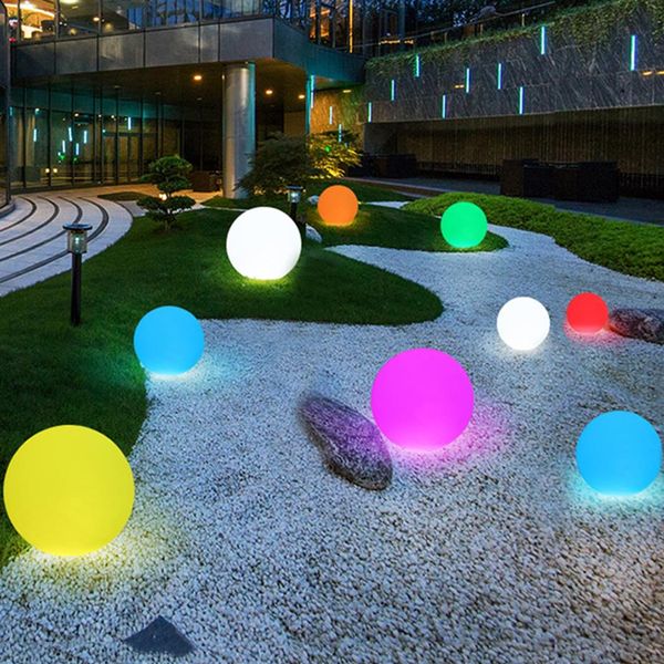 Nouvelle boule flottante de piscine illuminée par Led rechargeable avec la boule rougeoyante RVB de pelouse de paysage de jardin extérieur à distance 6 size233a