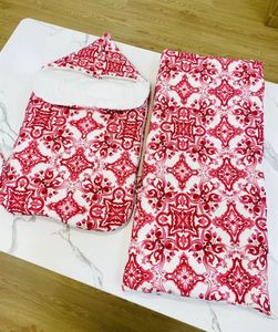 Nieuwe rode babykleding Bodysuit voor pasgeboren baby jumpsuitletter Print romper baby romper +hoed +slaapzakken +deken