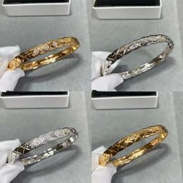 Nouveau bracelet rhombique Designer plaqué avec un bracelet en or 18 carats a un bracelet en diamant Coco Crush Bracelet Designer juif pour femmes Bracelet de couple de couple