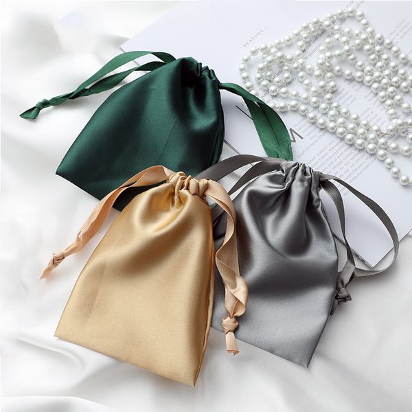 Nuevas bolsas de regalo de satén bolsas de regalo de seda lindas bolsas de viaje pein un peinado de caramelo anillos de collar de joyas