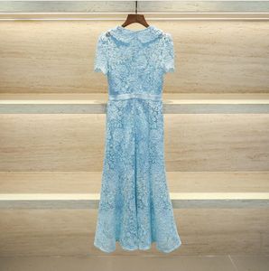 Nieuwe zelfpoort * rait xiaoxiangfeng zware industrie kanten in water oplosbaar borduurwerk v-neck riem taille kinning jurk