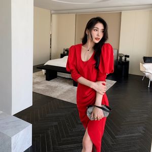 Nieuwe zelfportret rode split lange jurk