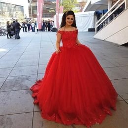 Nieuwe sexy rode baljurk Quinceanera jurken off schouder tule kanten appliques kralen open terug plus size feest prom avondjurken slijtage