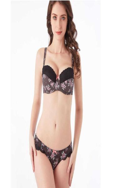 Nuevos conjuntos de sujetador de encaje de mujer sexy Conjunto de ropa interior con aros de 12 tazas Calzoncillos transparentes Lencería Bragas de algodón Sujetadores adhesivos de talla grande Q0707616602