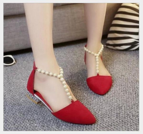 Nuevos zapatos sexys039s zapatos de diamante puntiagudo tacón bajo con sandalias de perlas rojo femenino5363620