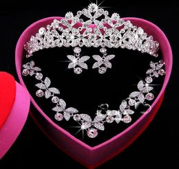 Nuevos tocados de lujo Juegos de joyería de joyería de cristal Pendientes de corona Collar Accesorios de tiaras de moda Acces8131322