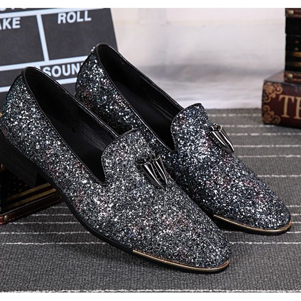 Nouveau argent cuir Chaussure Homme sans lacet Mocassin hommes mocassins appartements décontractés hommes paillettes hommes chaussures de mariage plat hommes chaussures habillées