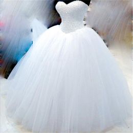 Nuevo Simple Blanco Puffy Ball Gown Sweetheart Quinceanera Vestidos Vestido de fiesta Vestidos para ocasiones especiales Sweet 16 Vestido Longo QC1501303A