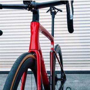 Nuevo cuadro de bicicleta de carretera de carbono SL-7 compatible con el grupo Di2 color rojo negro brillante cuadros de carbono 700C todo el cableado interno 250J