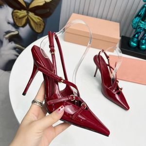 Nouvelles sandales Slingback Escarpins à talons coniques Talons 5,5 cm Chaton Hee Semelle en cuir Chaussures de luxe pour femmes Chaussures de soirée de mariage Chaussures de soirée Chaussure 35-42 avec boîte