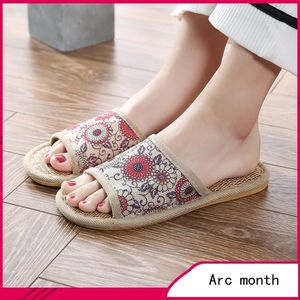 Nouveaux pantoufles cool en été style chinois bambou rotin paille tapis lin pour hommes et femmes intérieur antidérapant sandales maison chaussurespantoufles