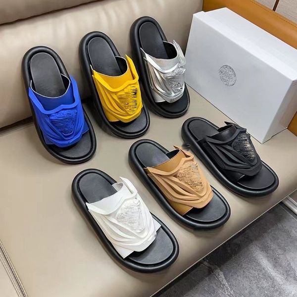 Nuevas zapatillas Sandalias de plataforma de moda Zapatos de hombre de lujo Desgaste antideslizante Transpirable Secado rápido Color caramelo Baño impermeable Chanclas de playa 38-45