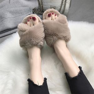 Nouveau Pantoufles Femmes Chaud Hiver Fluffy Fourrure Maison Diapositives Chaussures Mode Dames Doux En Peluche Plat Chambre Maison Femmes Pantoufles Intérieur 201203