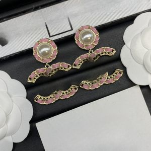 Nieuwe Kleine Geurige Wind Oor Nagel Huid Dubbele Letter Diamant Oor Opknoping Vrouwelijke Oorbellen Mode Persoonlijkheid Wind Kleine Lichte All-match Accessoires