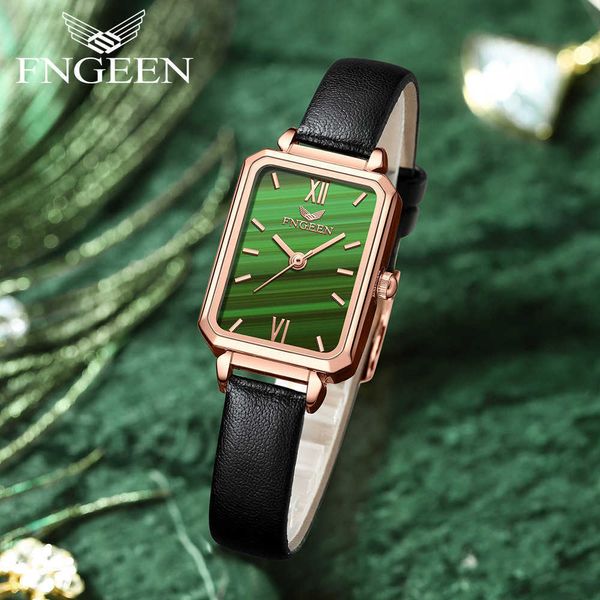 Nuevo Pequeño reloj verde para mujer, ligero, de lujo, pequeño plato cuadrado, temperamento Simple, reloj