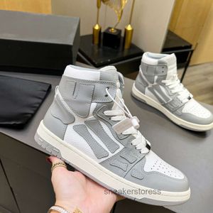 Nouvelle sneaker Skel Chaussures Casual Designer Shoe Mens Sports Armyri Canvas Chunky Board Top High Family Fashion Star Même os petit blanc W811