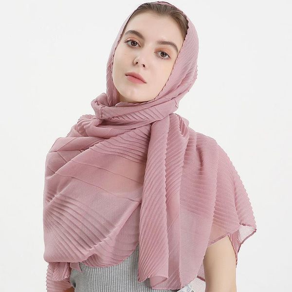 Nouveau foulard hijab en mousseline de soie de couleur unie haut de gamme luxe printemps et automne châle monochrome vente en gros écharpe hijab froissé