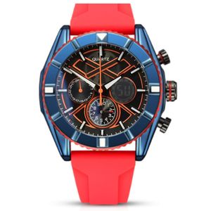 Nieuwe sportheren Watch Chronograph Quartz Movement horloges voor mannen lederen sport racing