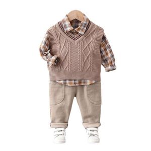 Nouveau printemps Automne Baby Boys Vêtements Suit Enfants Cascater Plaid Shirt Vest Pantalon 3PCS / SETS