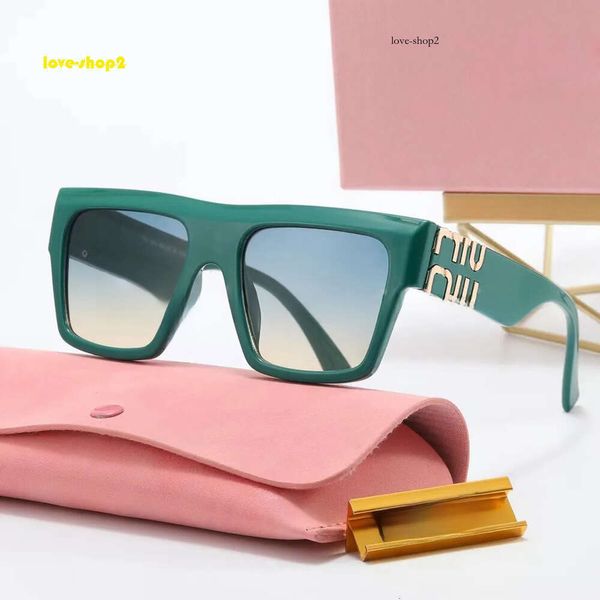 Nouveau printemps M Home Mui Street Shot minimaliste Classic Sunglasses Winschields Lettre les jambes Big Square Frame avec cas 350