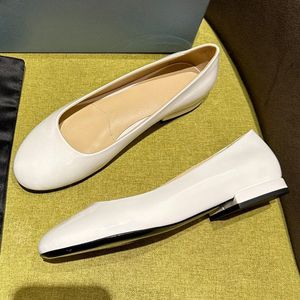 Nouveaux mocassins en cuir breveté printanières