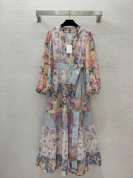 Nouvelle marque Spring Summer Coton et lin Mélange de lin Fabillage à imprimé floral contrasté Panneaux en couches en un morceau Take Take Slim Balloon Sleeves V Neck Long Robe