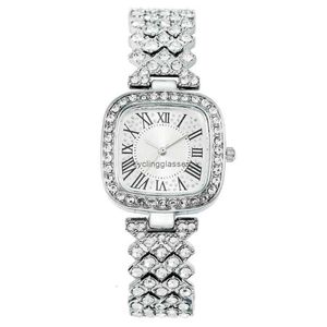 New Square Diamond Full Sky Star Fashion Fashion Womens Watch Bracelet