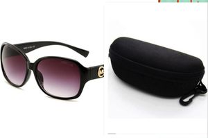 Nuevas gafas de sol cuadradas de moda para hombres, mujeres, marco negro, espejo plateado, flor, letra, lentes, marca de conducción, gafas de sol, gafas para deportes al aire libre con caja M8013