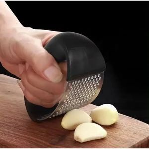 NIEUW roestvrijstalen knoflookpers Handmatige ringvorm Knoflook Squeeze gehakt gereedschap Keuken Groente Chopper knoflookbreker Home Gadgets For