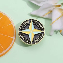 Nouvelle broche en métal en forme d'étoile avec des accessoires de Badge de conception anglaise géométrique créative et personnalisée
